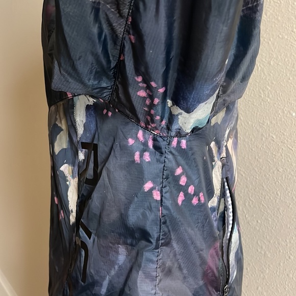 RVCA Sz S VA Sports Ripstop Cropped Windbreaker Jacket - Picture 5 of 12